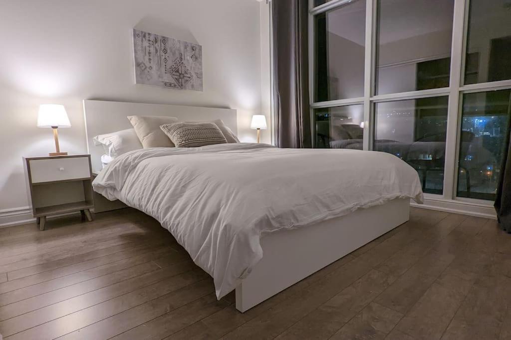 Lovely 2 Bed Condo In Downtown Toronto Exterior foto
